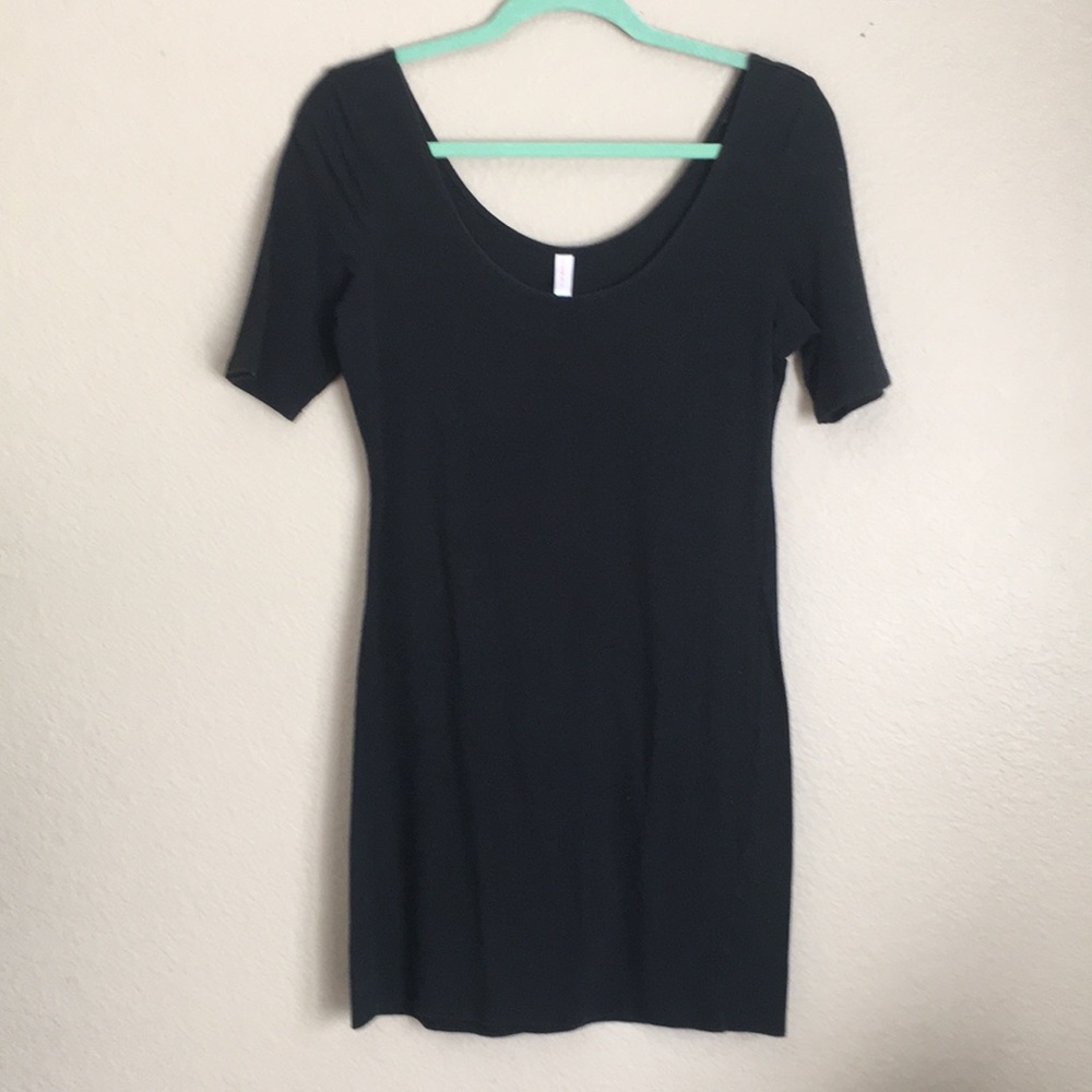 Women’s dress. Black short sleeve. Large.